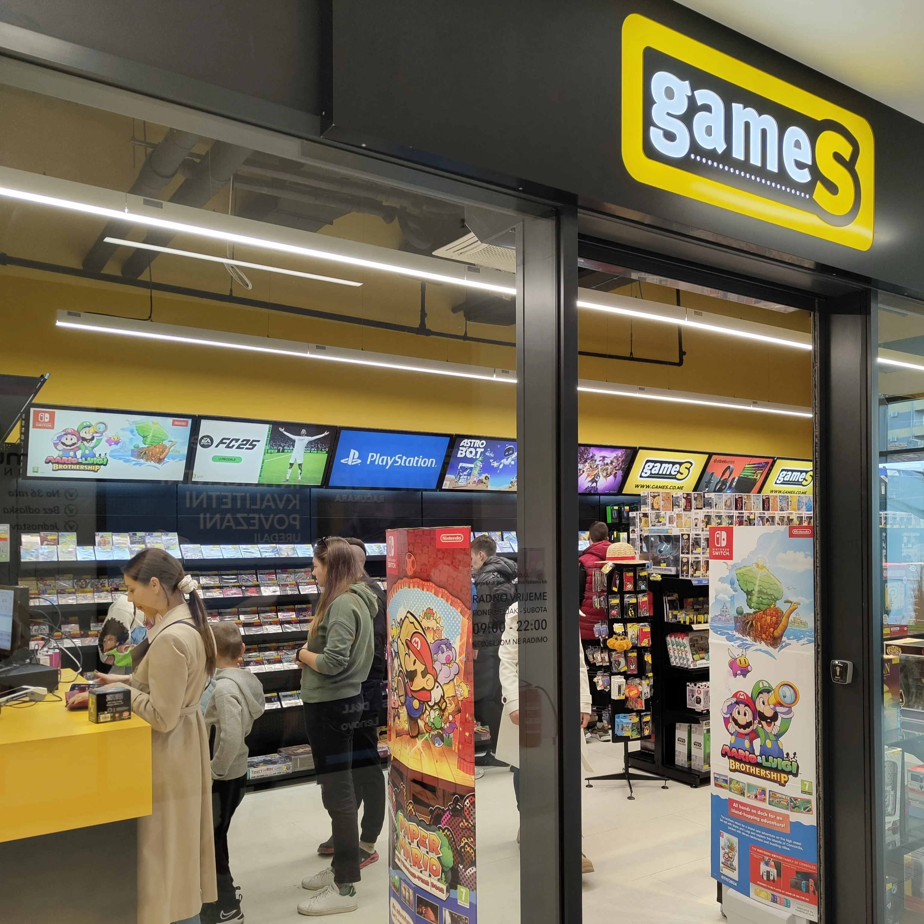 Mega Mall Budva, Žrtava fašizma bb