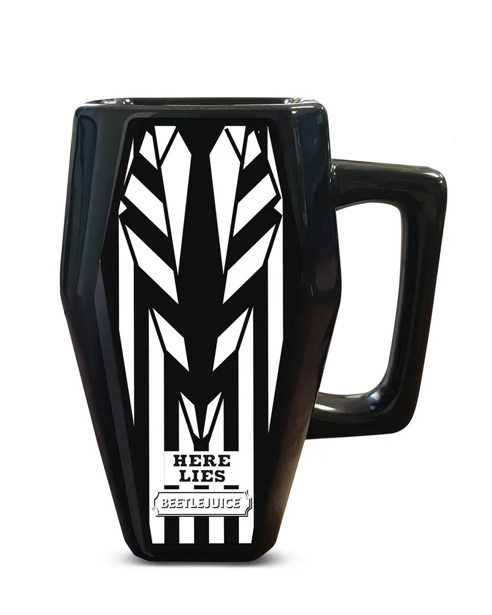 Šolja Beetlejuice - 3D - Coffin Mug 